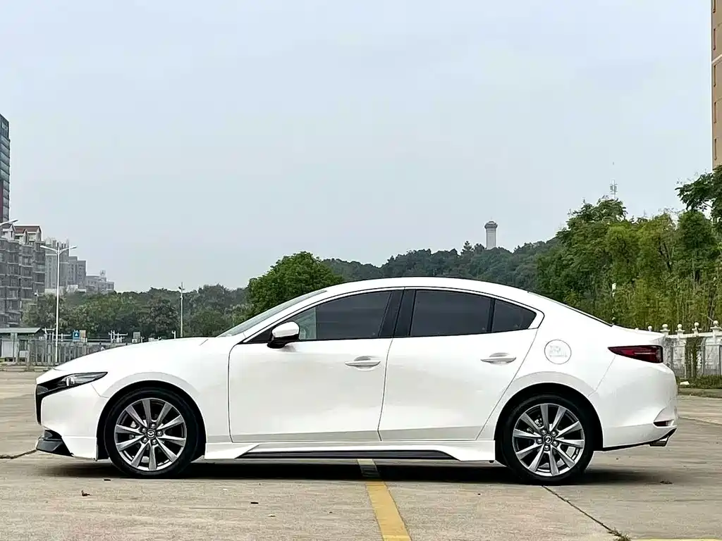 Mazda 3 Axela — фото 7