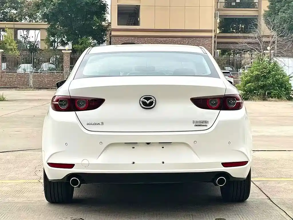Mazda 3 Axela — фото 8
