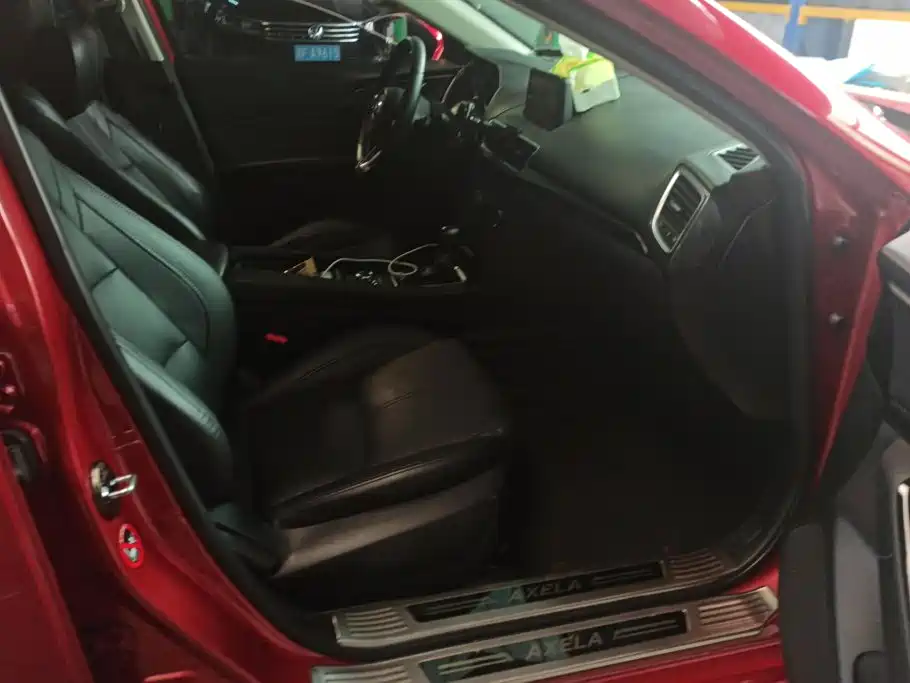 Mazda 3 Axela — фото 8