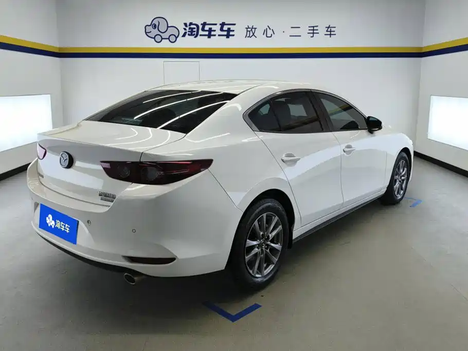 Mazda 3 Axela — фото 3