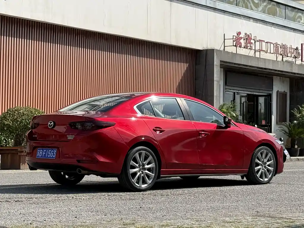 Mazda 3 Axela — фото 4