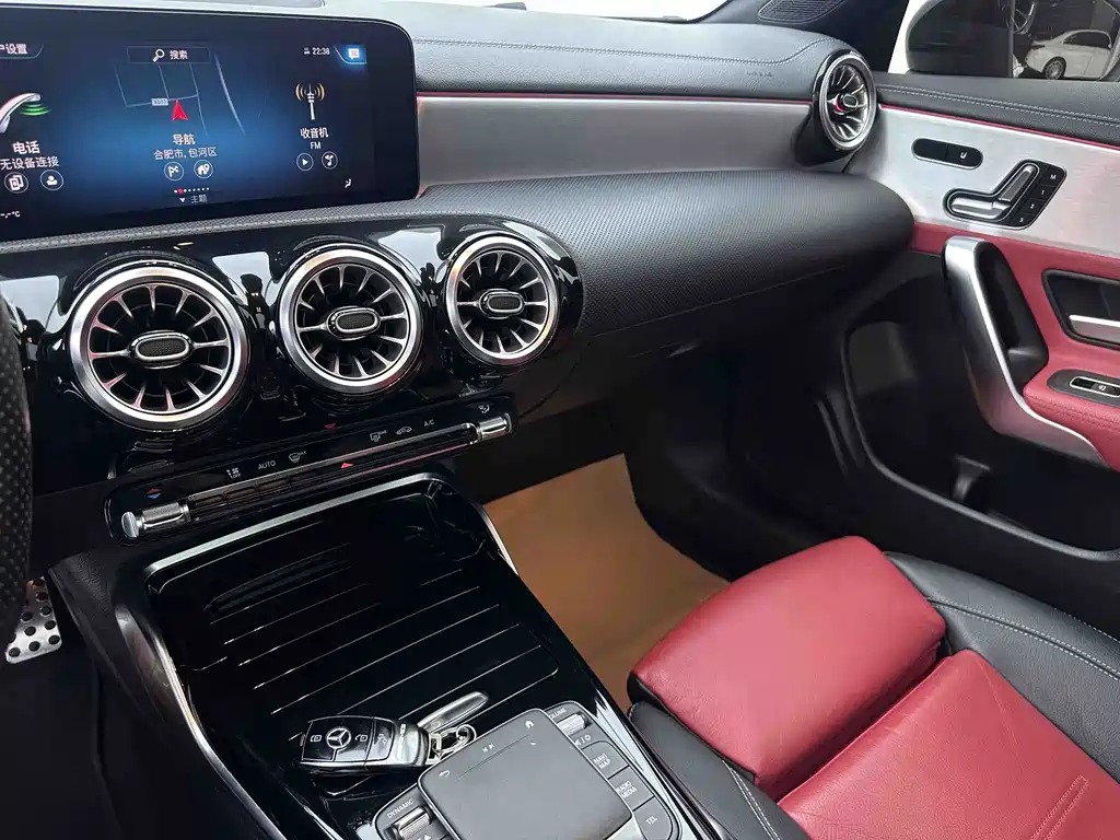 Mercedes-Benz CLA AMG — фото 7