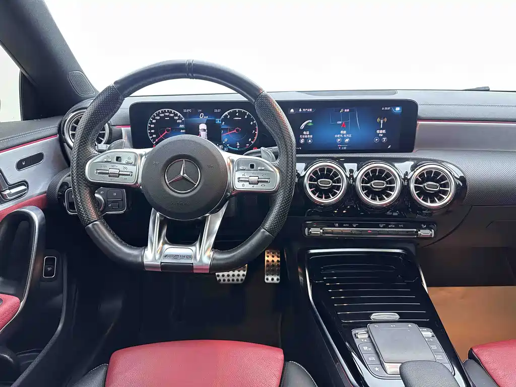 Mercedes-Benz CLA AMG — фото 9