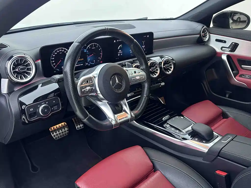 Mercedes-Benz CLA AMG — фото 10