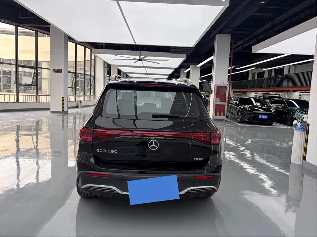 Mercedes-Benz EQB — фото 14
