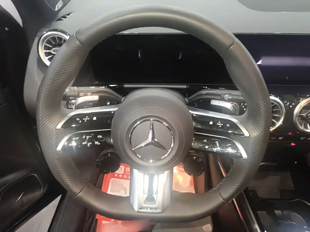 Mercedes-Benz GLA AMG — фото 11