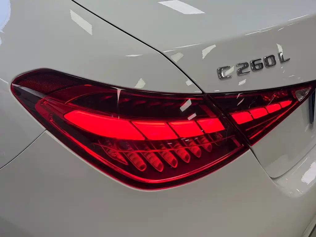 Mercedes-Benz C-Class — фото 11
