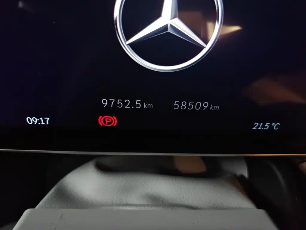 Mercedes-Benz EQE SUV — фото 13