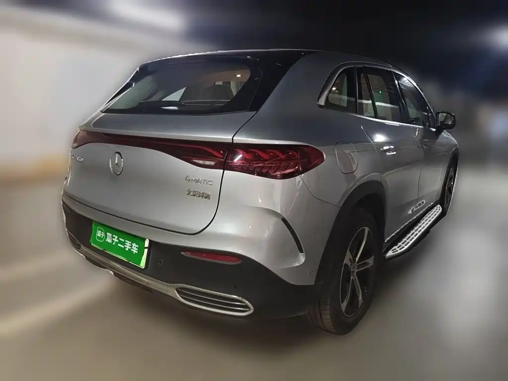 Mercedes-Benz EQE SUV — фото 6