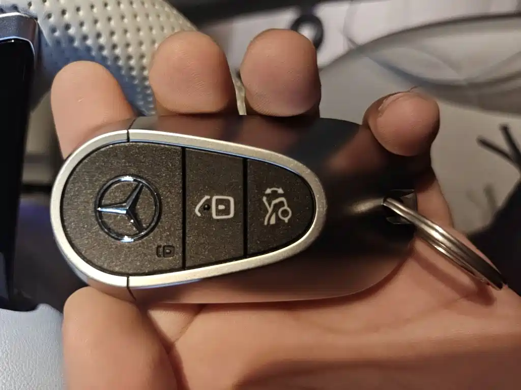 Mercedes-Benz EQE SUV — фото 9