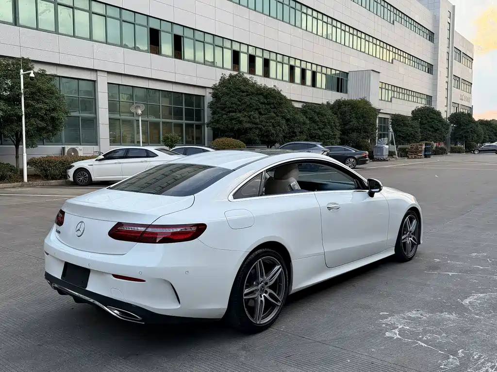 Mercedes-Benz E-Class (Import) — фото 29