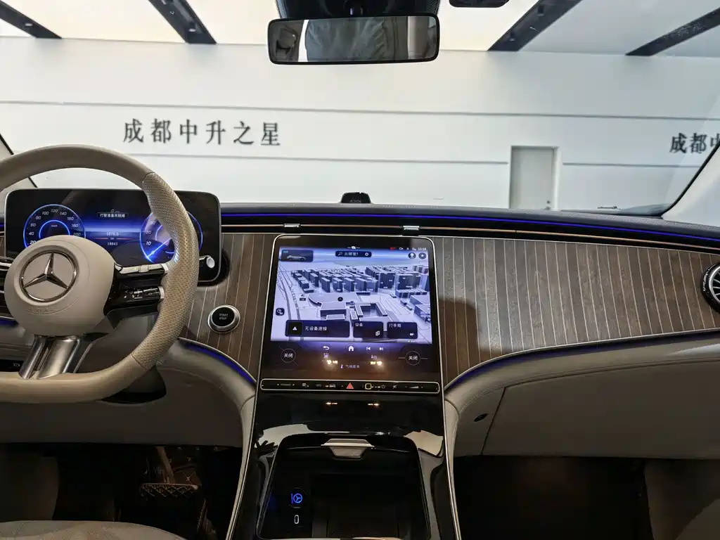 Mercedes-Benz EQE SUV — фото 10