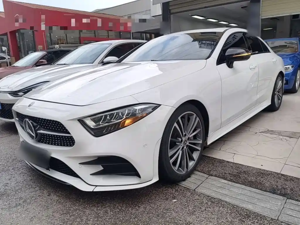 Mercedes-Benz CLS — фото 1