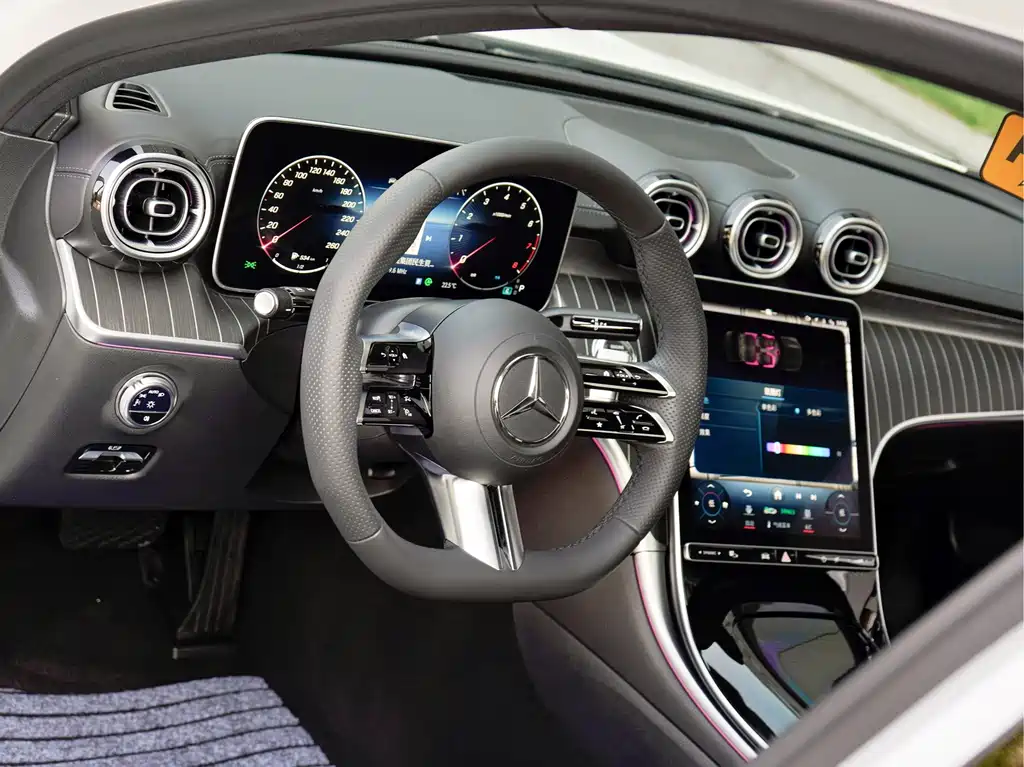 Mercedes-Benz C-Class — фото 10