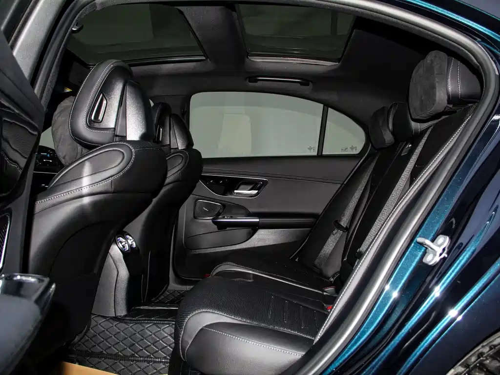 Mercedes-Benz C-Class — фото 13