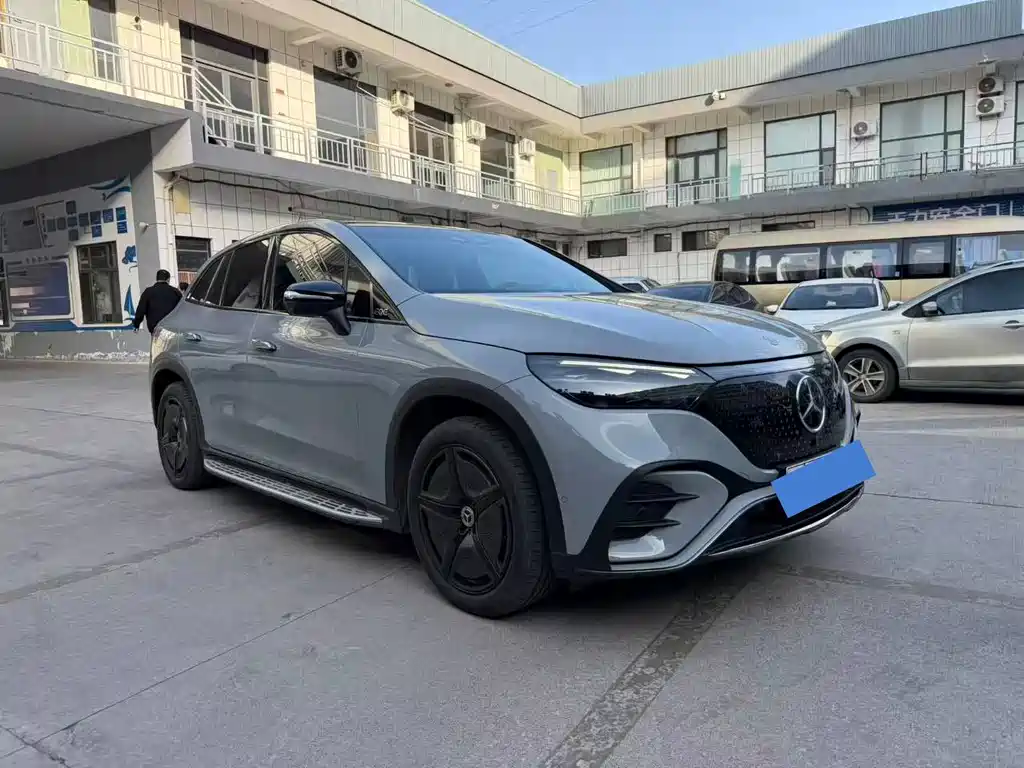 Mercedes-Benz EQE SUV — фото 4