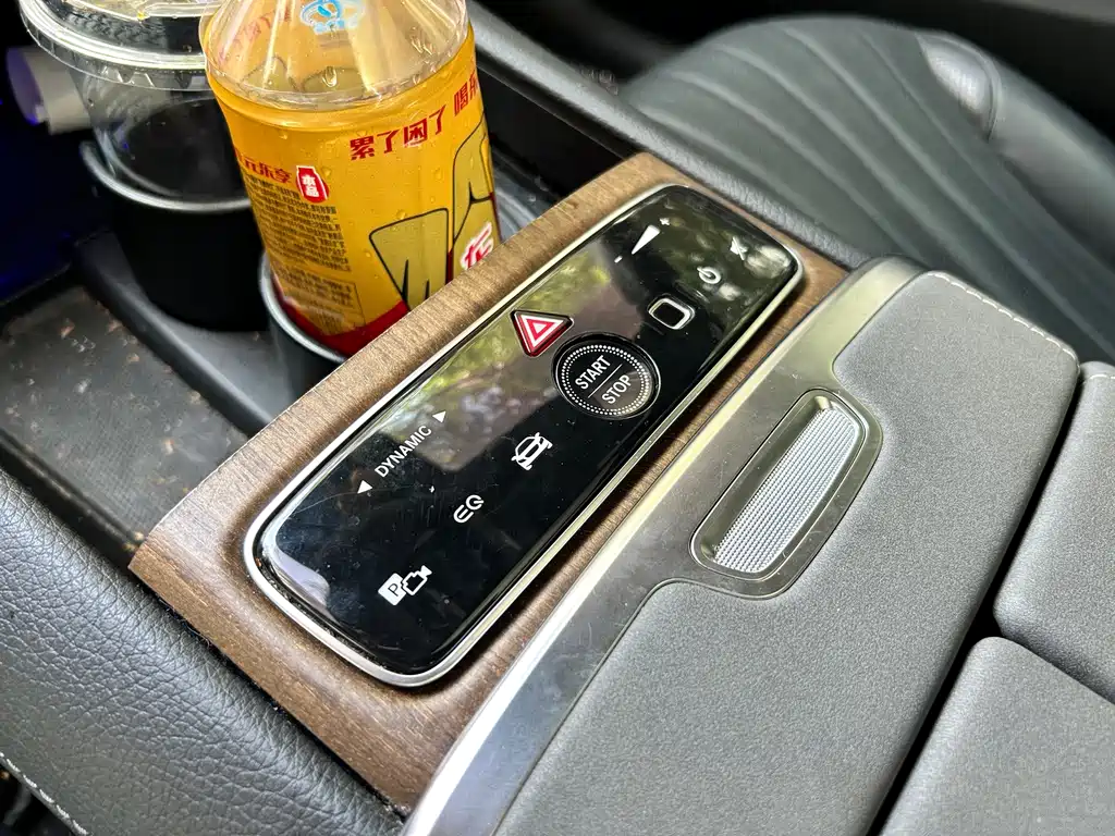 Mercedes-Benz EQS — фото 11