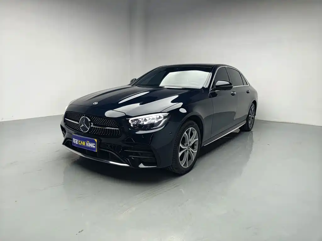 Mercedes-Benz E-Class — фото 1