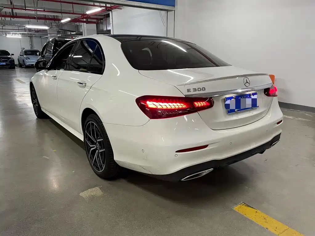 Mercedes-Benz E-Class (Import) — фото 11