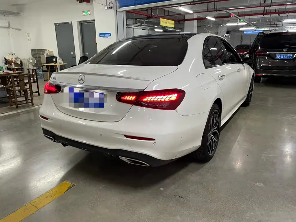 Mercedes-Benz E-Class (Import) — фото 9