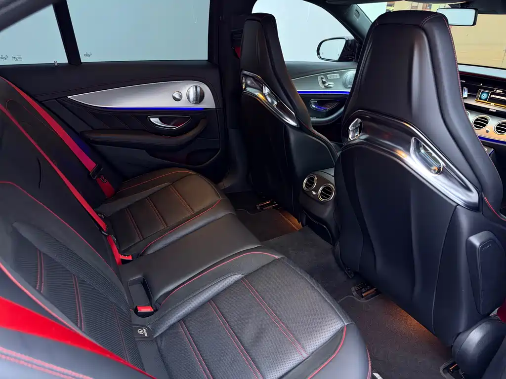 Mercedes-Benz E-Class AMG — фото 13