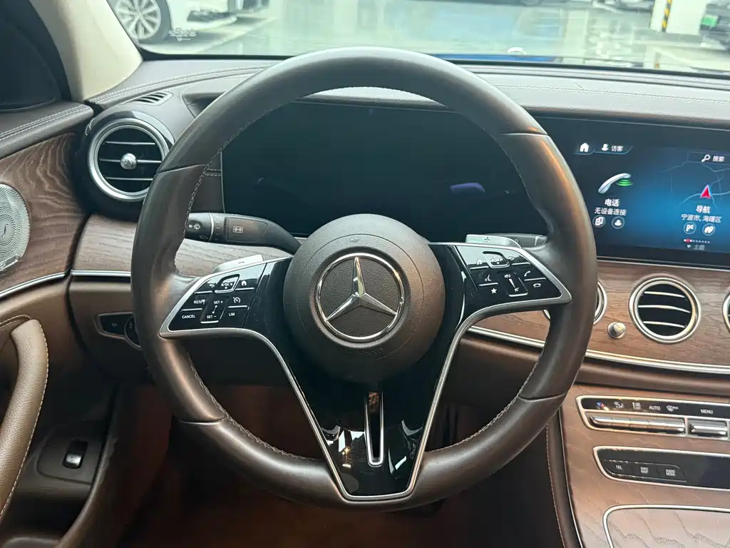 Mercedes-Benz E-Class — фото 10