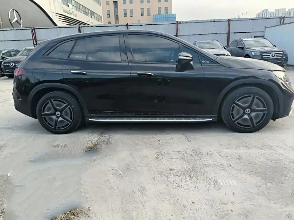 Mercedes-Benz EQE SUV — фото 5