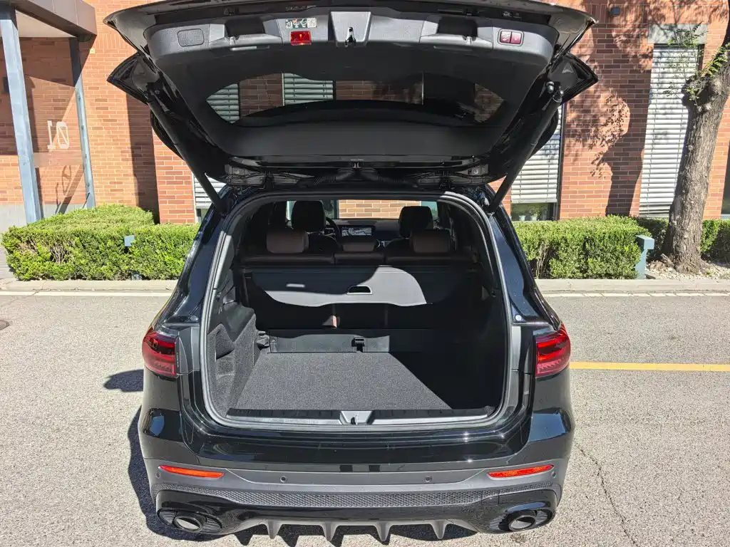 Mercedes-Benz GLB AMG — фото 10