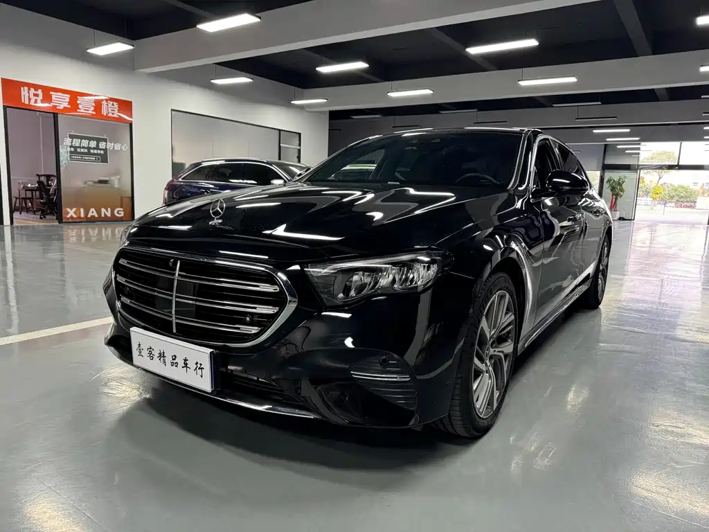 Mercedes-Benz E-Class — фото 3