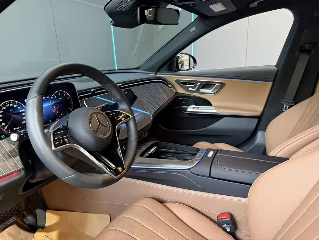 Mercedes-Benz E-Class — фото 11