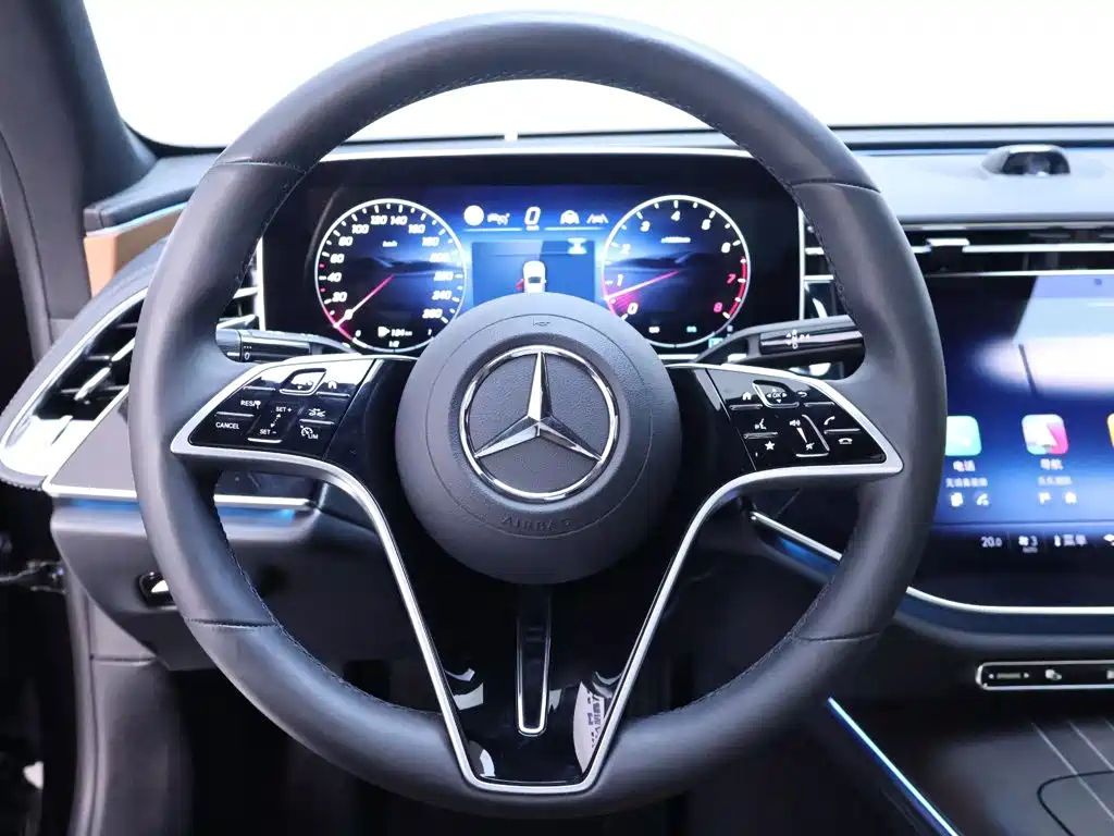 Mercedes-Benz E-Class — фото 17