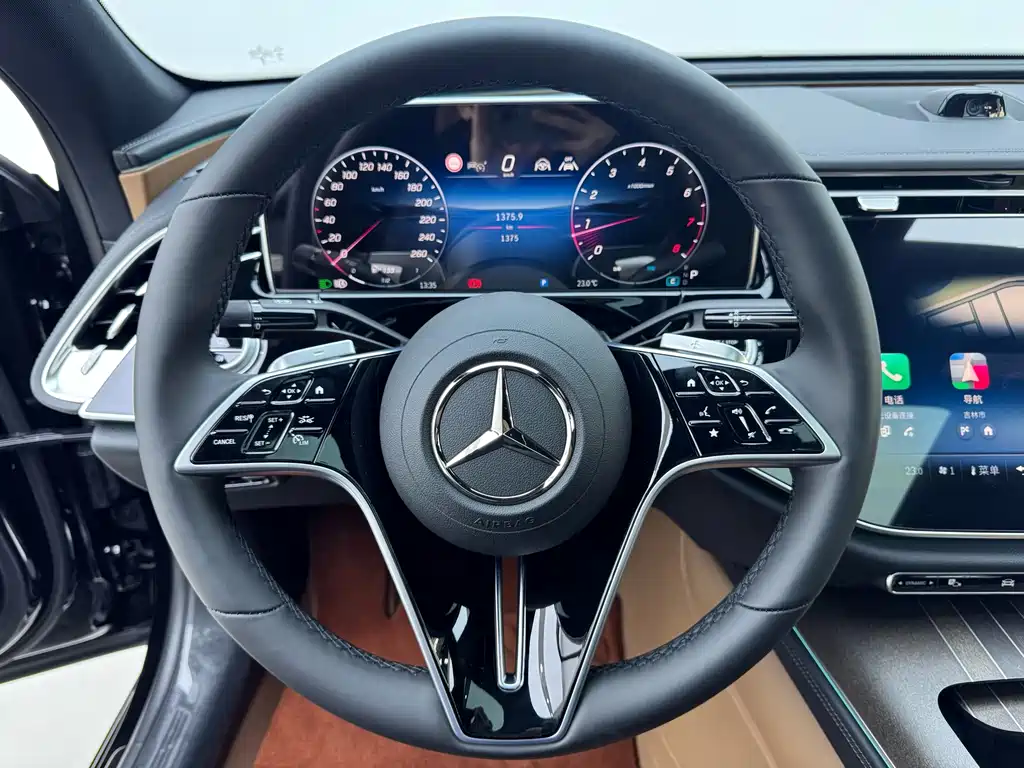 Mercedes-Benz E-Class — фото 11
