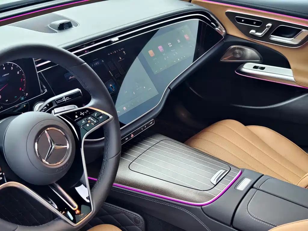 Mercedes-Benz E-Class — фото 11