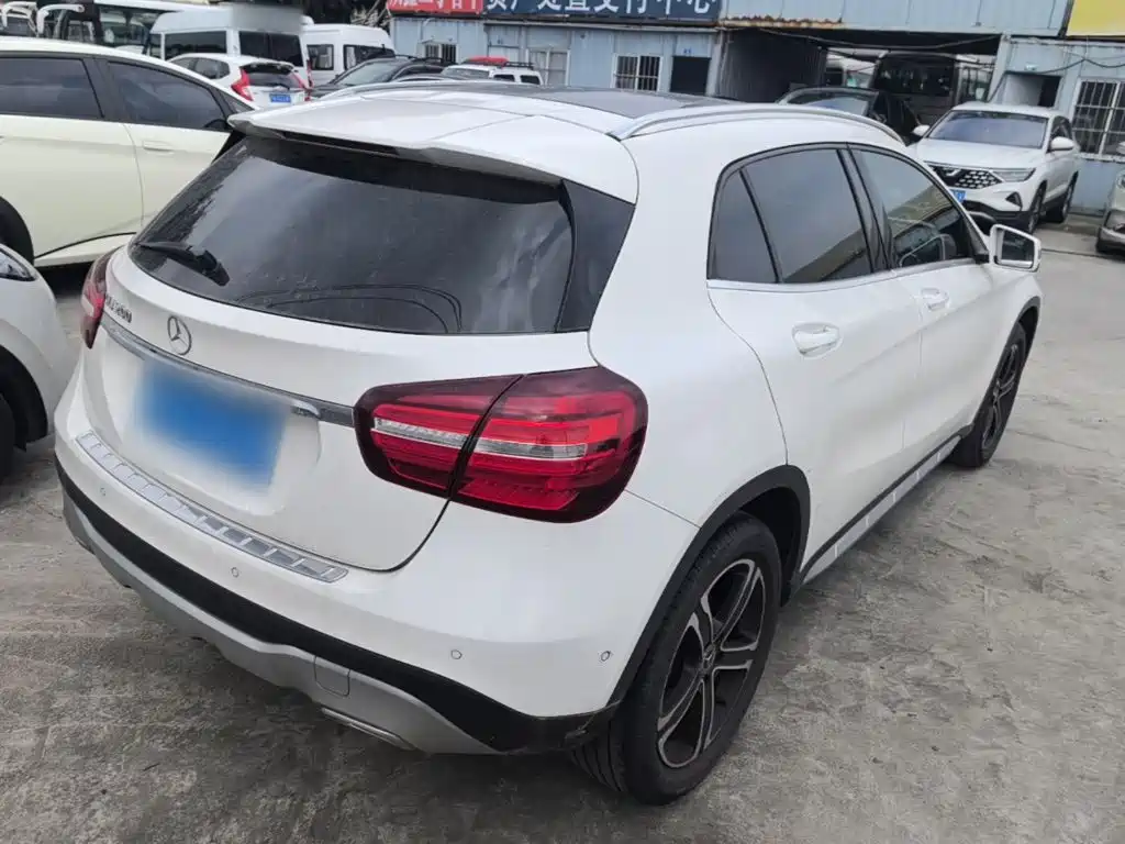 Mercedes-Benz GLA — фото 7