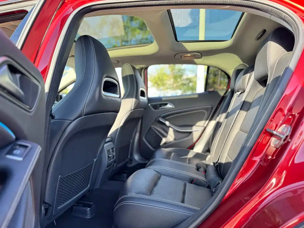 Mercedes-Benz GLA — фото 6