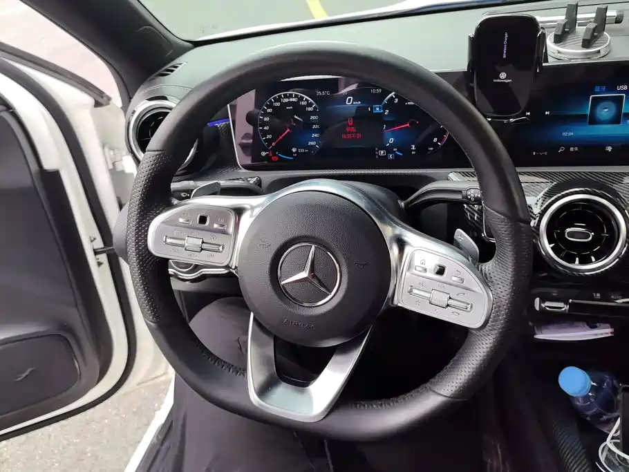 Mercedes-Benz A-Class — фото 15