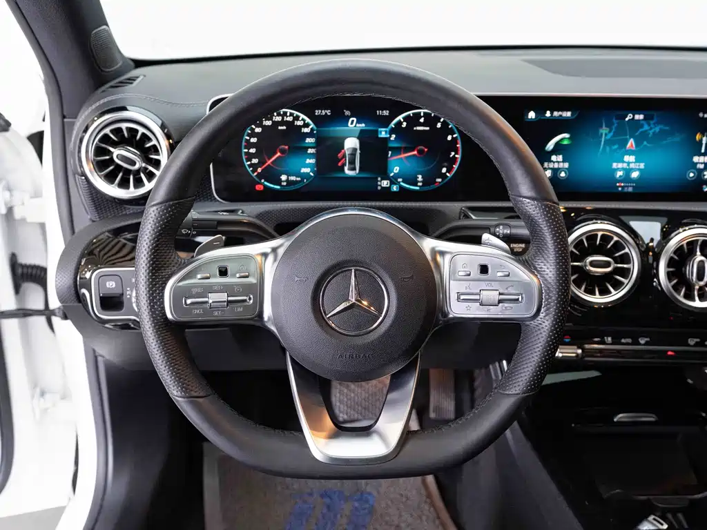 Mercedes-Benz A-Class — фото 13