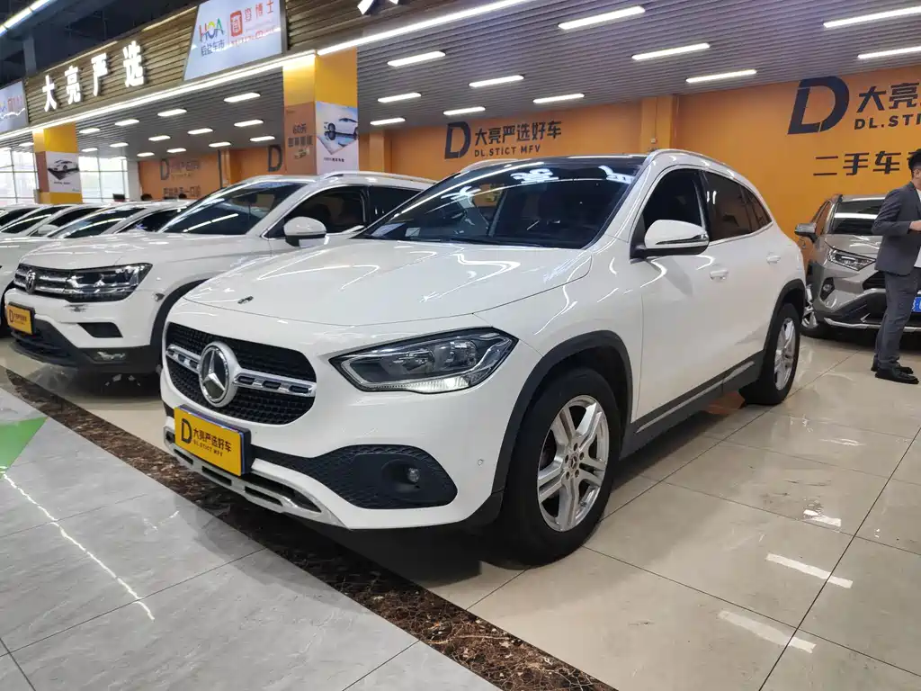 Mercedes-Benz GLA — фото 1