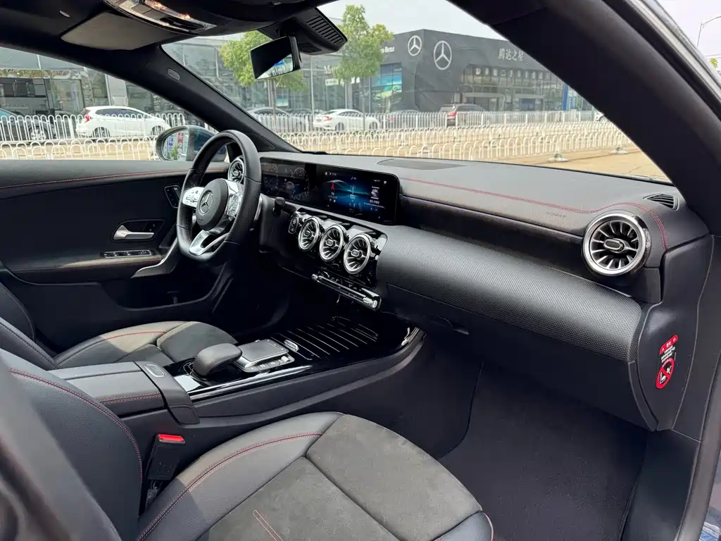Mercedes-Benz CLA (Import) — фото 13