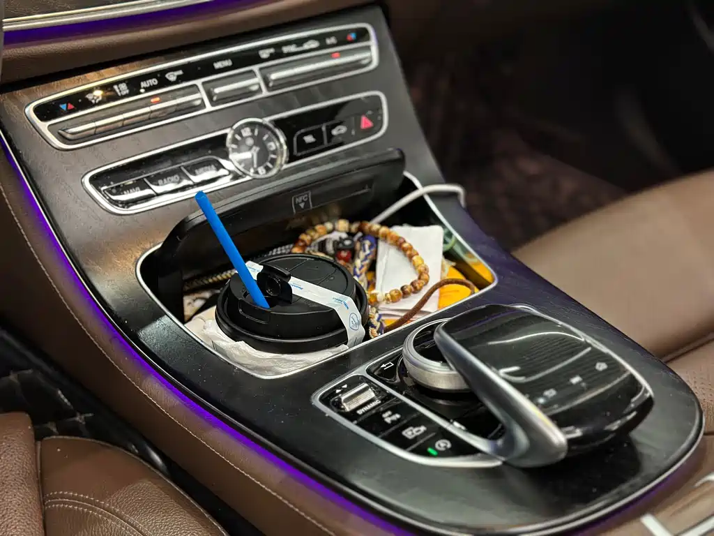 Mercedes-Benz E-Class — фото 10