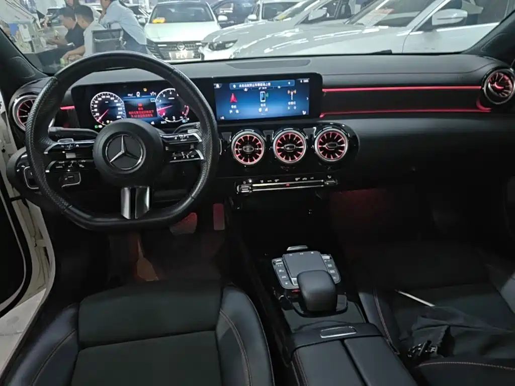 Mercedes-Benz A-Class — фото 10