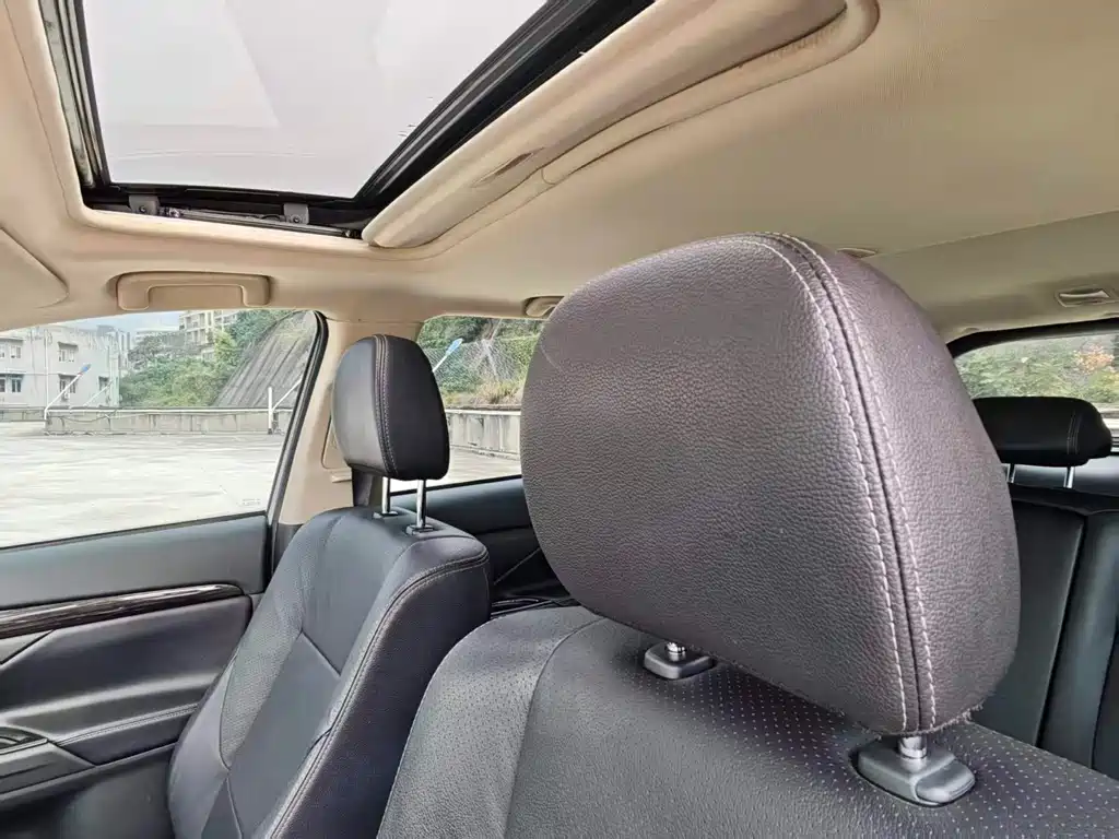 Mitsubishi Outlander — фото 13