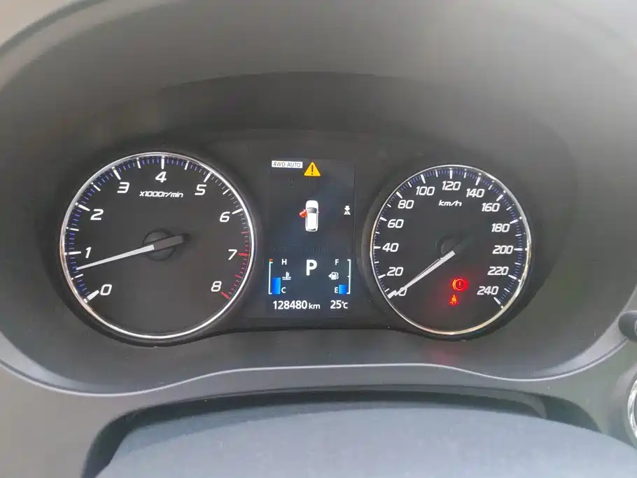 Mitsubishi Outlander — фото 14