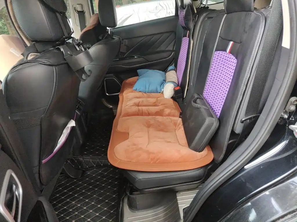 Mitsubishi Outlander — фото 18