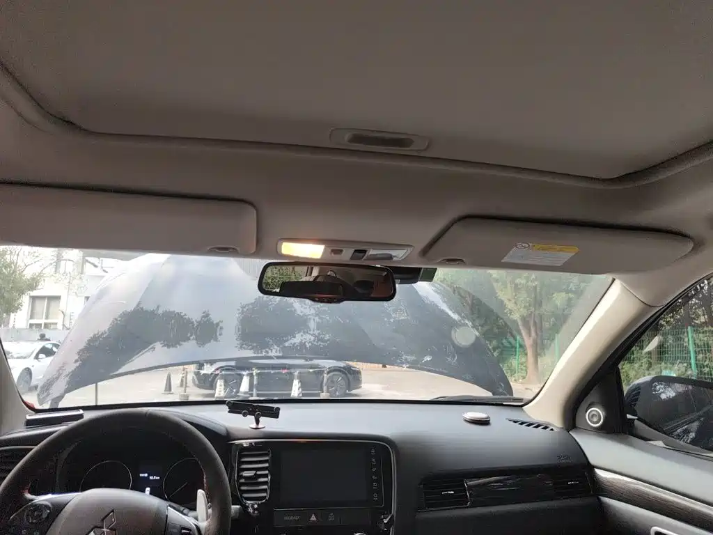 Mitsubishi Outlander — фото 19