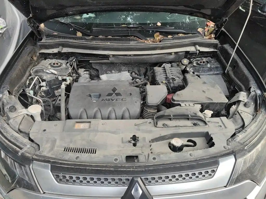Mitsubishi Outlander — фото 21