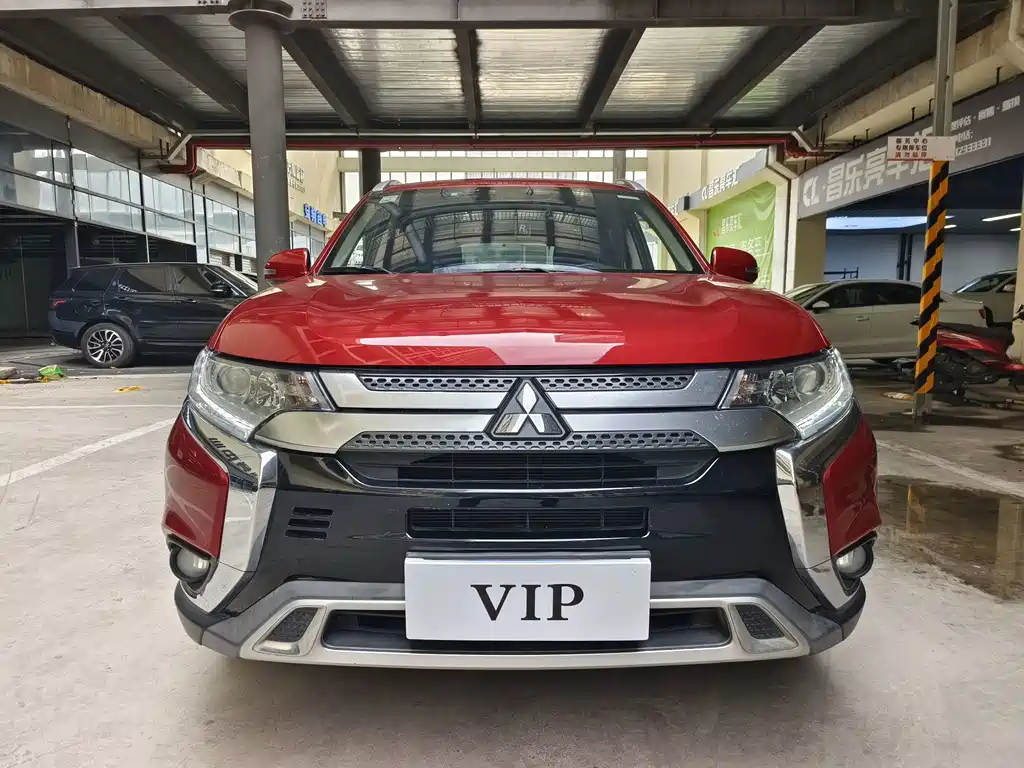 Mitsubishi Outlander — фото 2