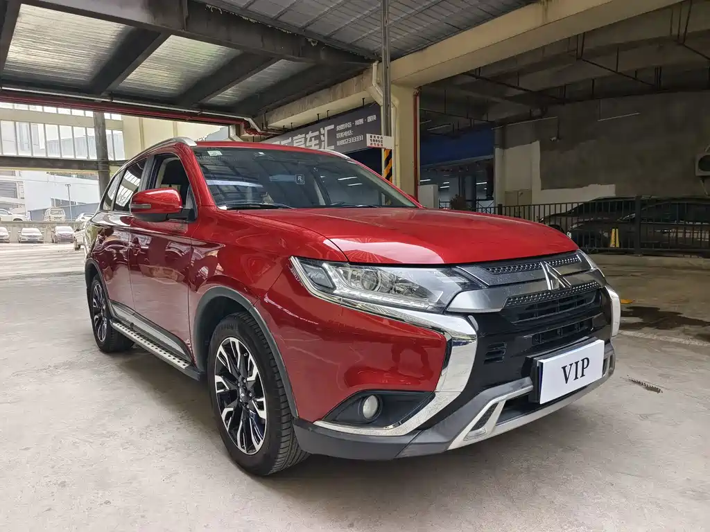 Mitsubishi Outlander — фото 3