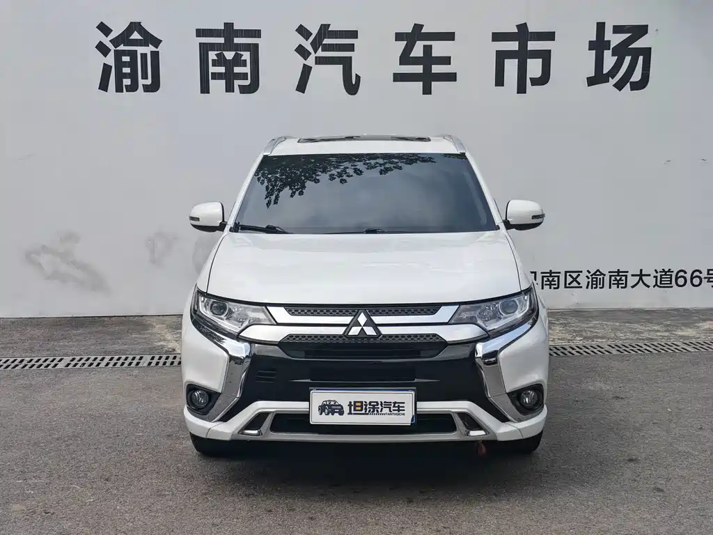 Mitsubishi Outlander — фото 2