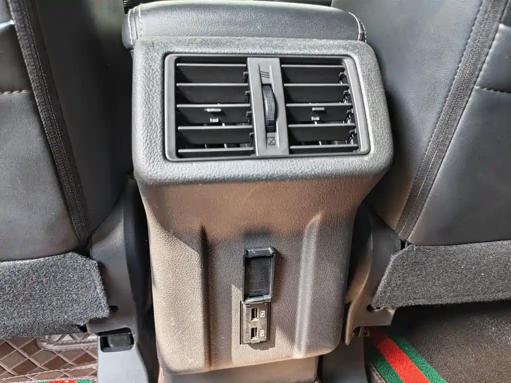 Mitsubishi Outlander — фото 24